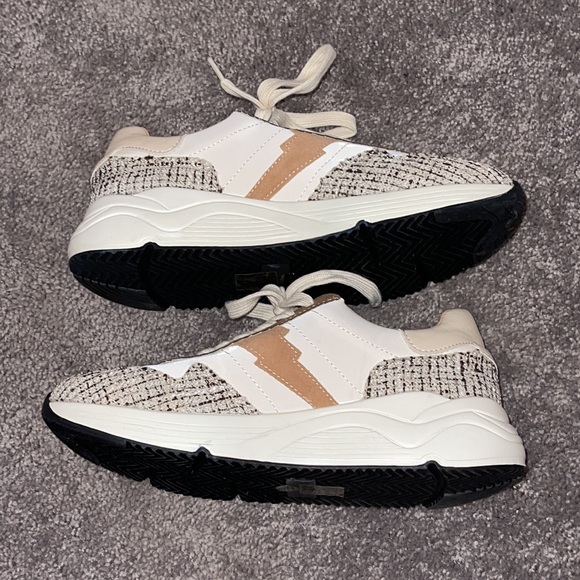 Pamela Sneakers in Carmel - Picture 4 of 8